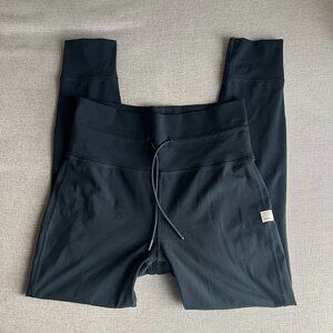 [LIKE NEW] Vuori Daily Legging - Navy - Medium
